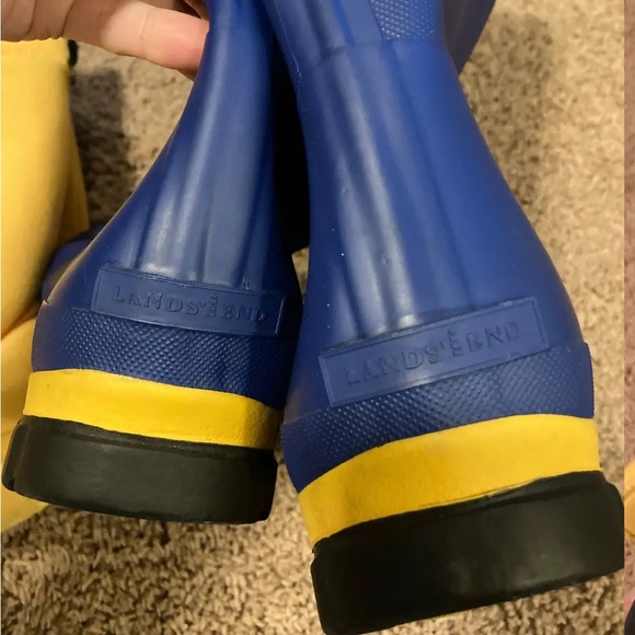 Lands’ End youth rubber boots - Picture 3 of 4